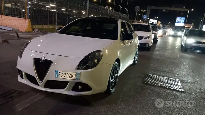 Alfa Romeo Giulietta 2011 photo 2
