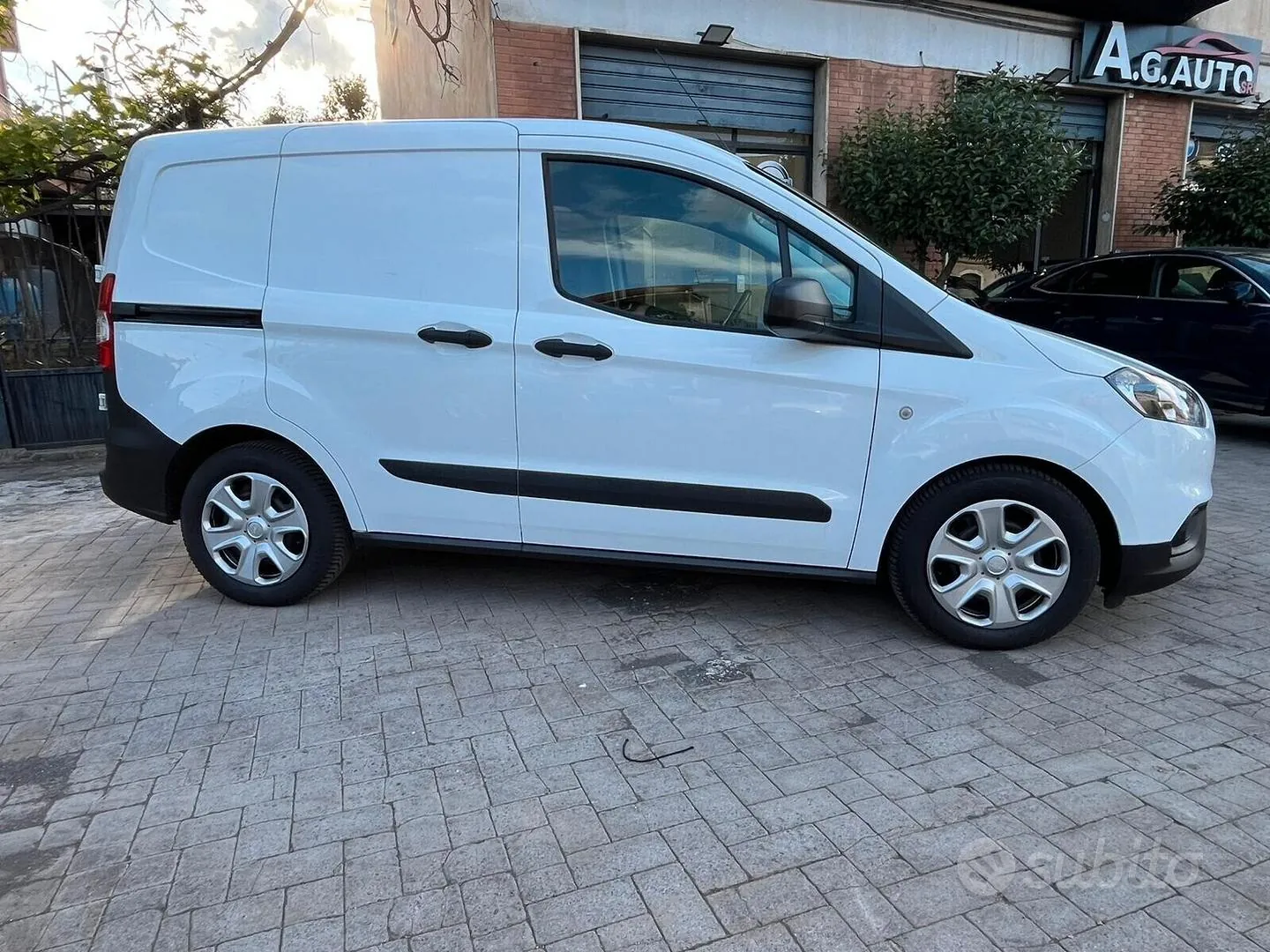 Ford Transit Courier 2020 photo 4