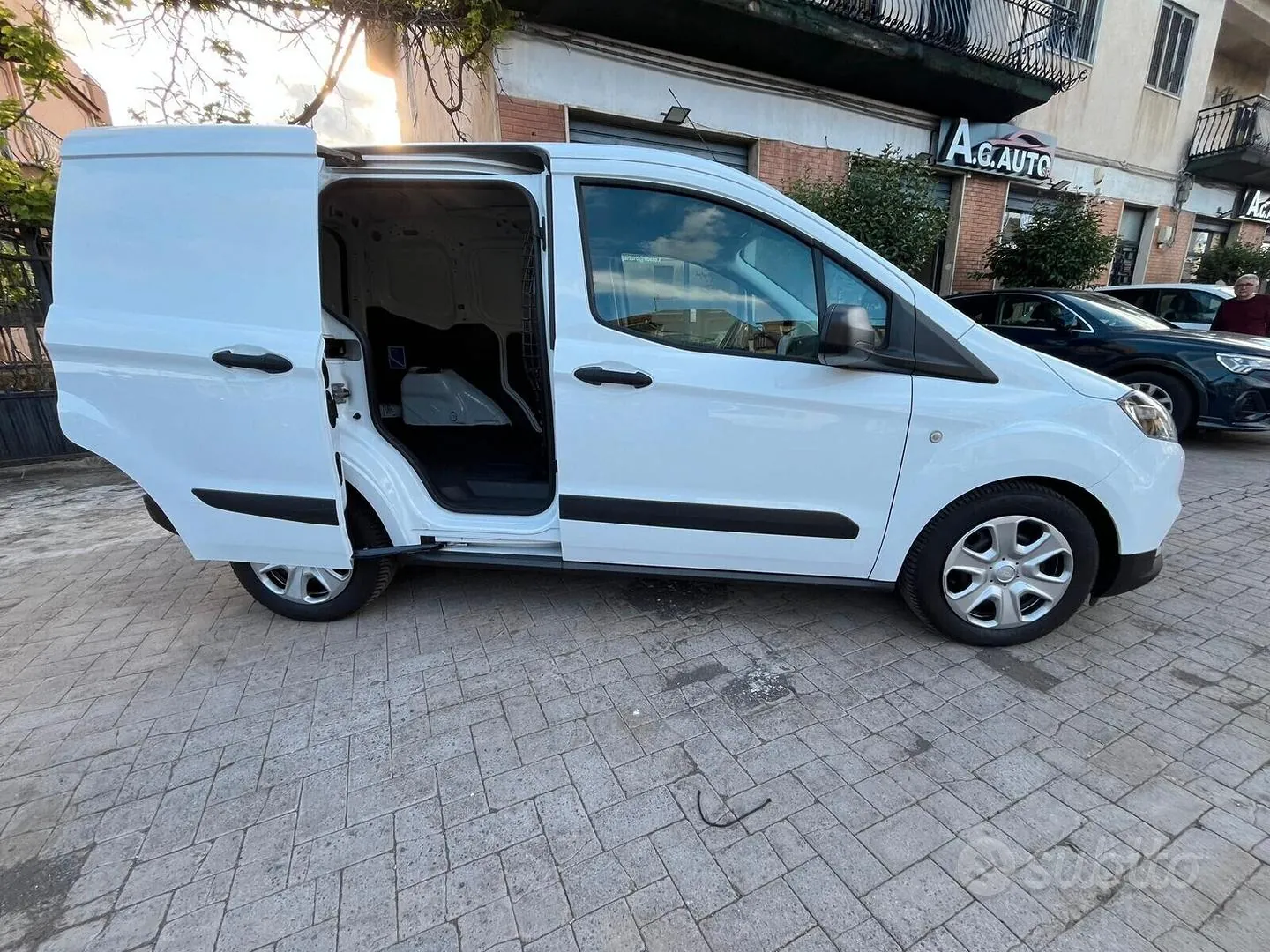 Ford Transit Courier 2020 photo 5