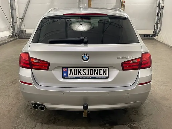 BMW 5 Series 2011 photo 3