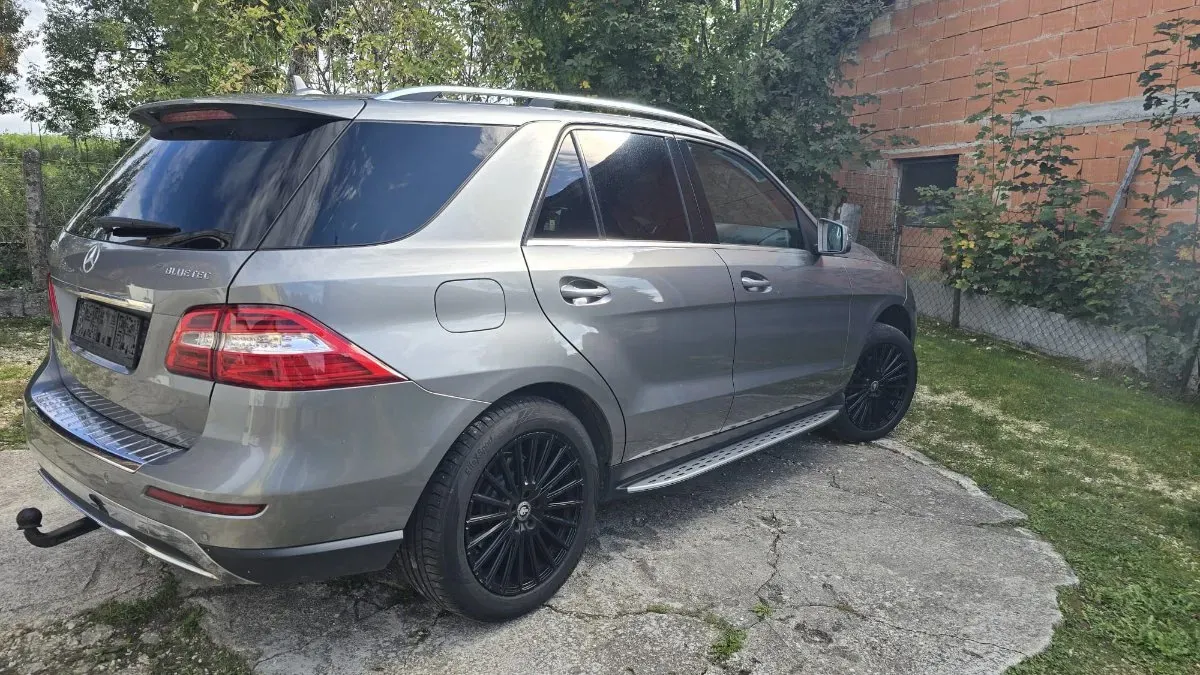 Mercedes-Benz M-Class 2012 photo 3