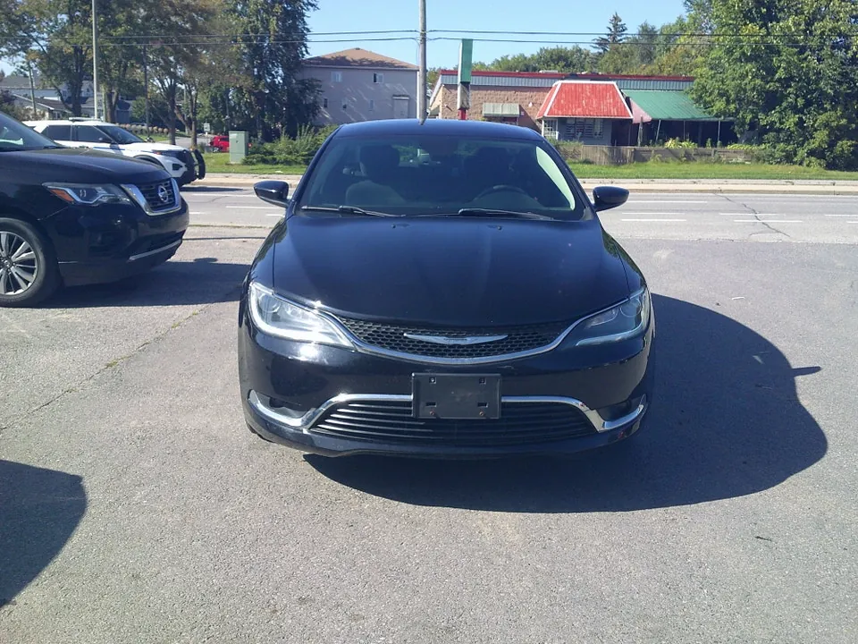 Chrysler 200 2016 photo 2