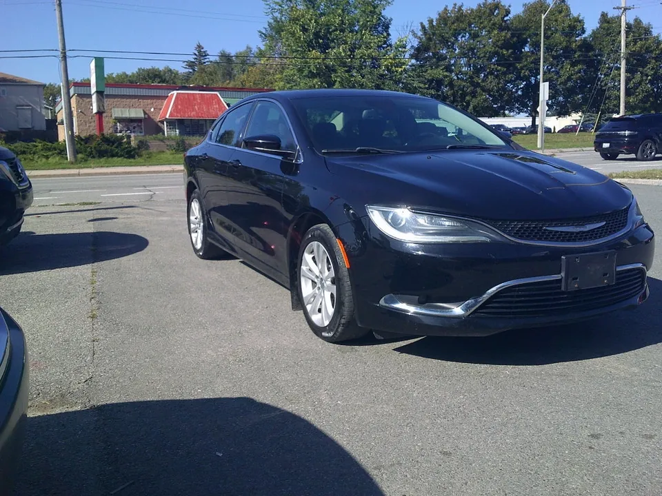 Chrysler 200