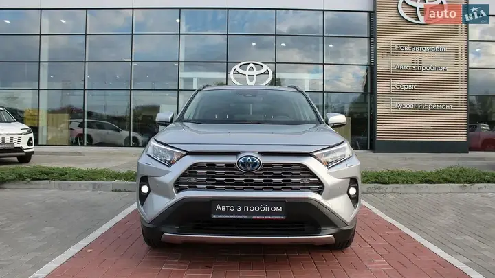 Toyota Rav4 2025 photo 2