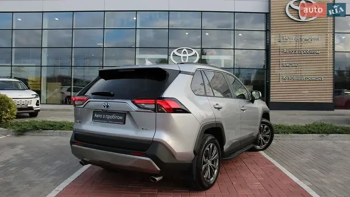 Toyota Rav4 2025 photo 4