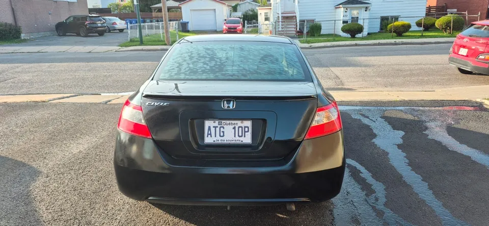 Honda Civic 2010 photo 2