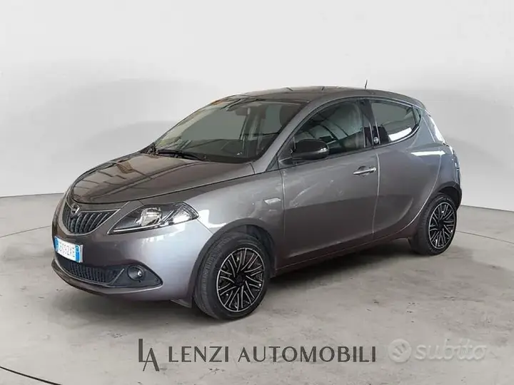 Lancia Ypsilon 2021 photo 2