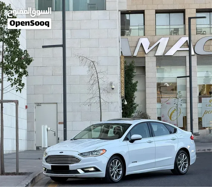 Ford Fusion 2017 photo 2