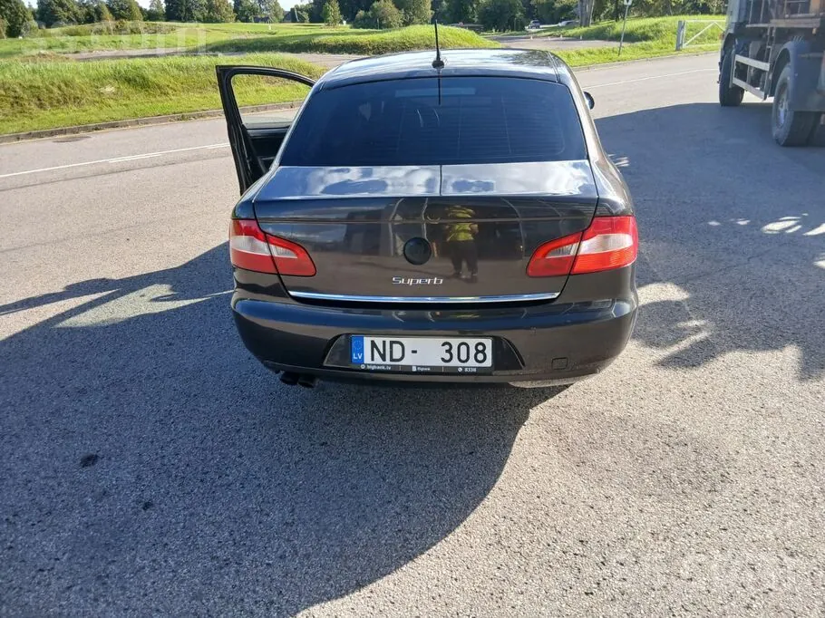 Skoda Superb 2008 photo 3