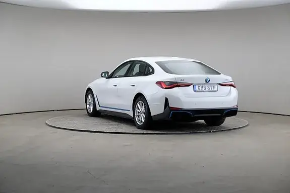 BMW I4 2022 photo 2