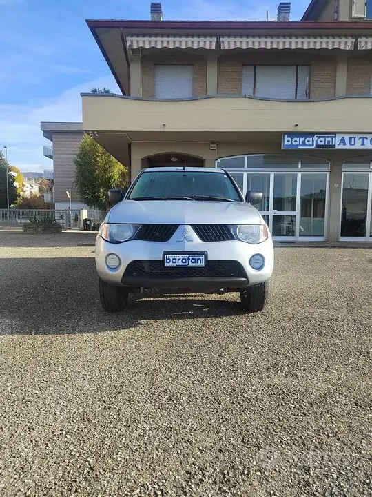 Mitsubishi L200