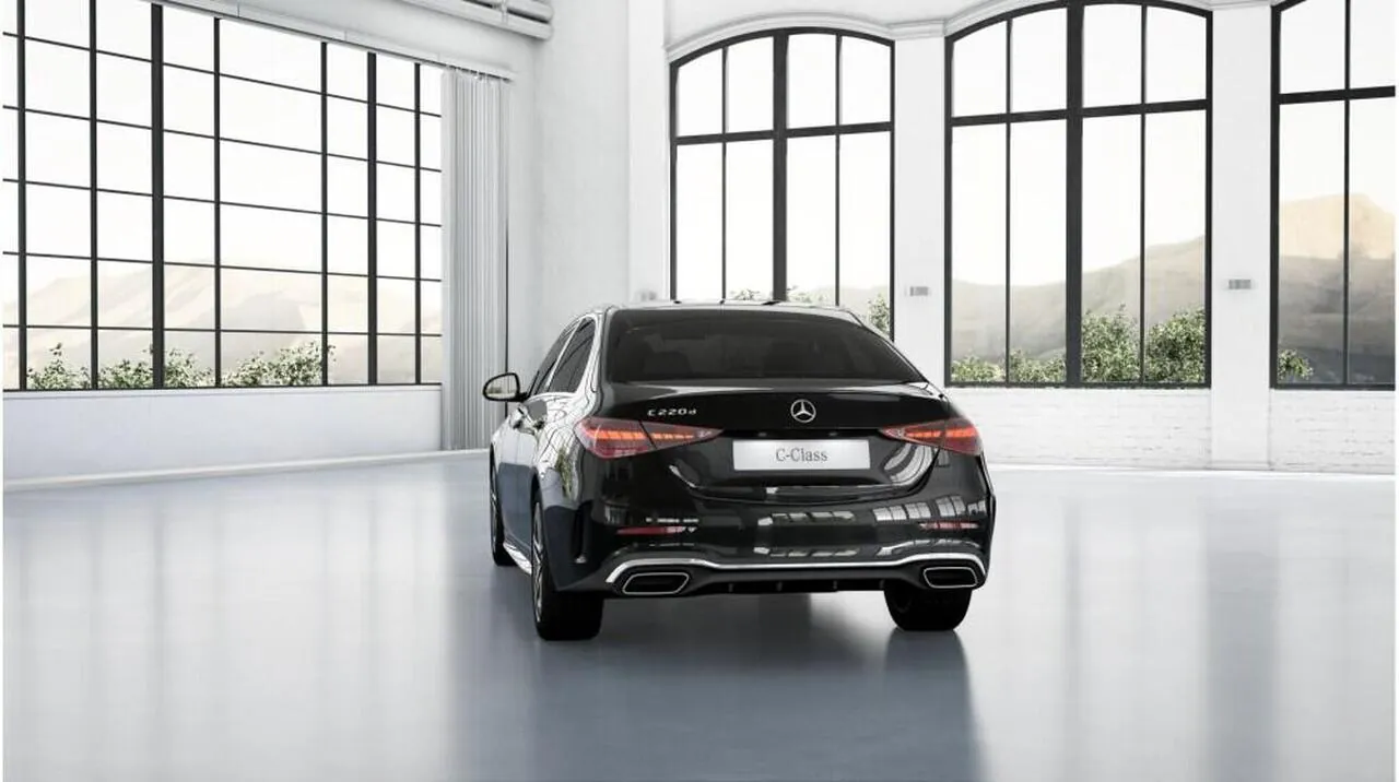 Mercedes-Benz C-Class photo 4