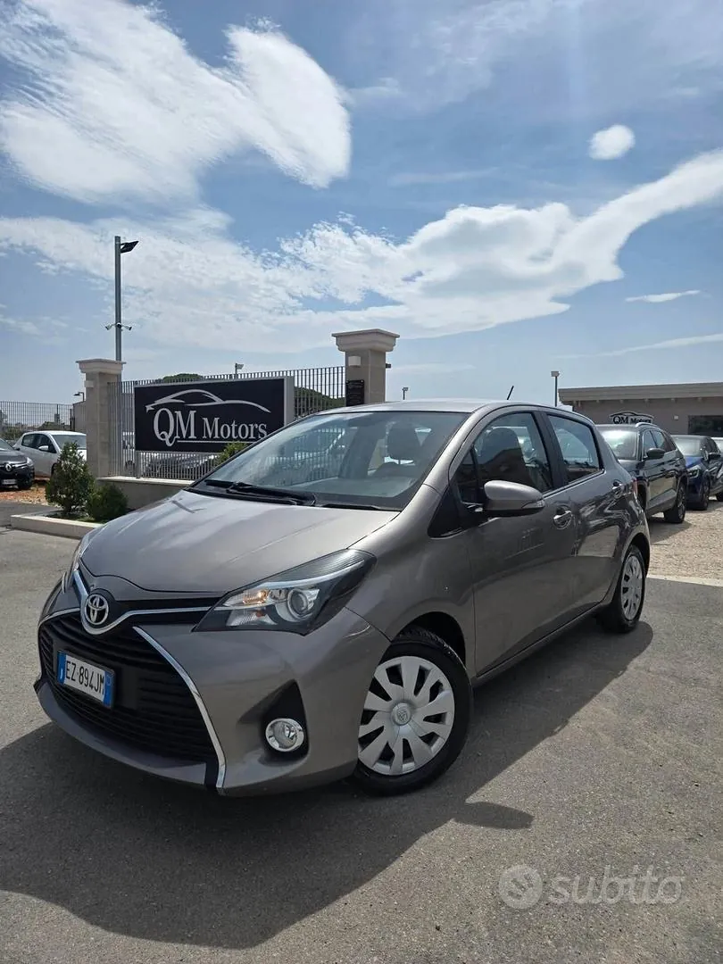 Toyota Yaris 2015 photo 2