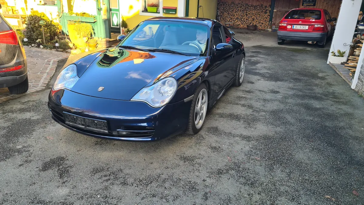 Porsche 911 2023 photo 3