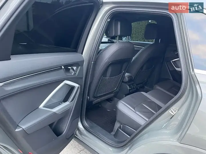 Audi Q3 2019 photo 4