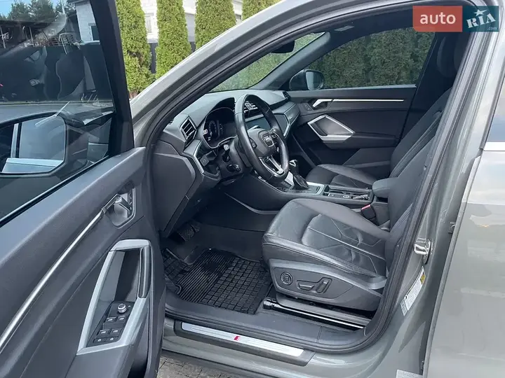 Audi Q3 2019 photo 3