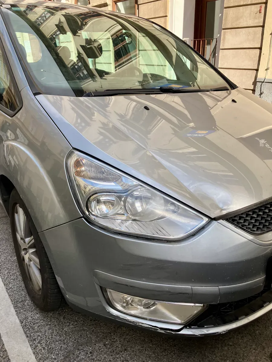 Ford Galaxy 2009 photo 2