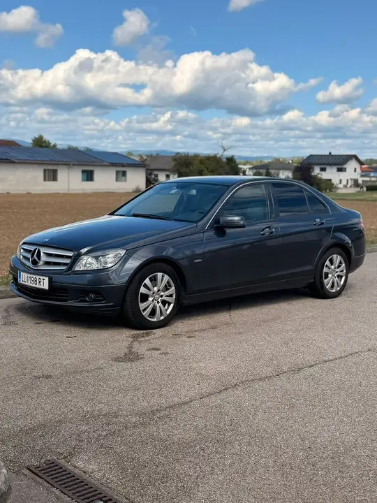 Mercedes-Benz C-Class 2011 photo 2