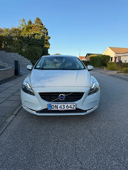 Volvo V40 2016 photo 2