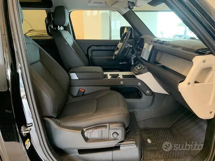 Land Rover Defender 2025 photo 3