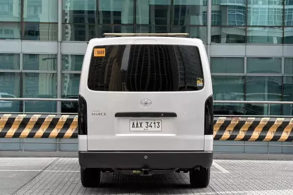 Toyota Hiace Commuter 2014 photo 4