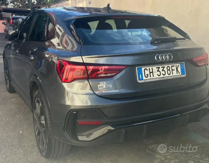Audi Q3 2022 photo 2