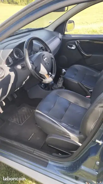 Dacia Duster 2012 photo 3