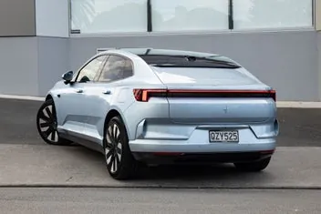 Polestar 4 2024 photo 3