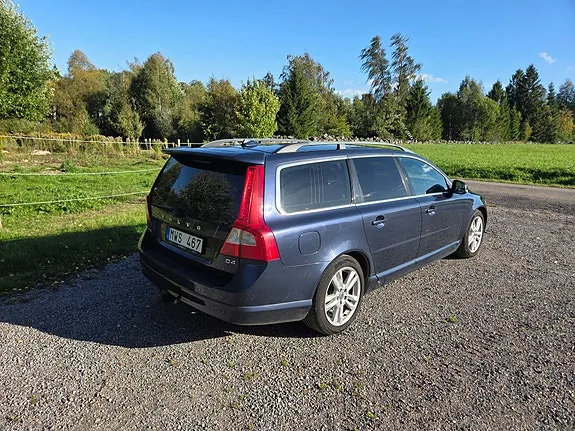 Volvo V70 2013 photo 2