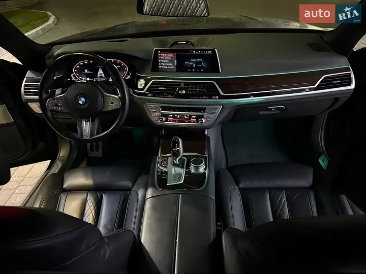 BMW 7 Series 2021 photo 2
