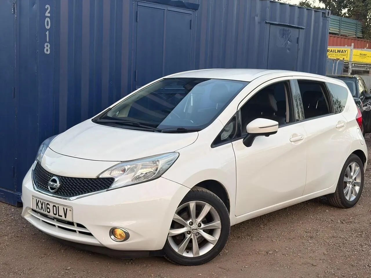Nissan Note 2016 photo 5