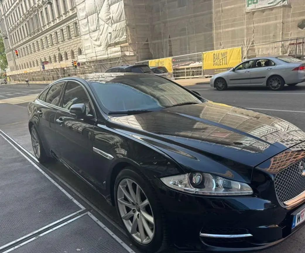 Jaguar Xj