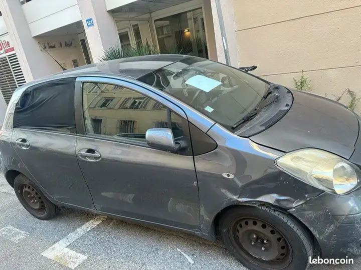 Toyota Yaris 2009 photo 3