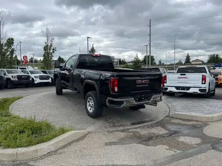 GMC Sierra 3500Hd 2026 photo 3