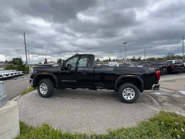 GMC Sierra 3500Hd 2026 photo 2