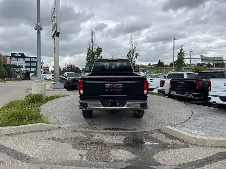 GMC Sierra 3500Hd 2026 photo 4