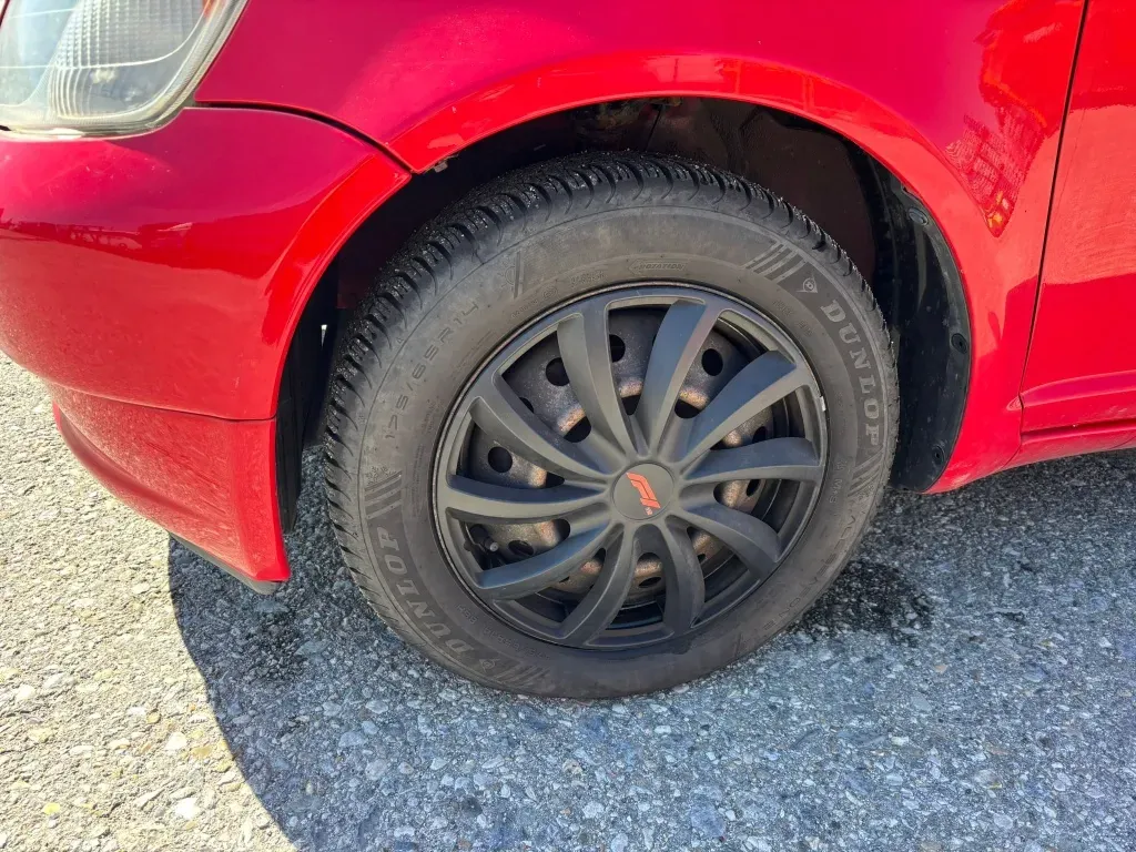 Toyota Yaris 2002 photo 2