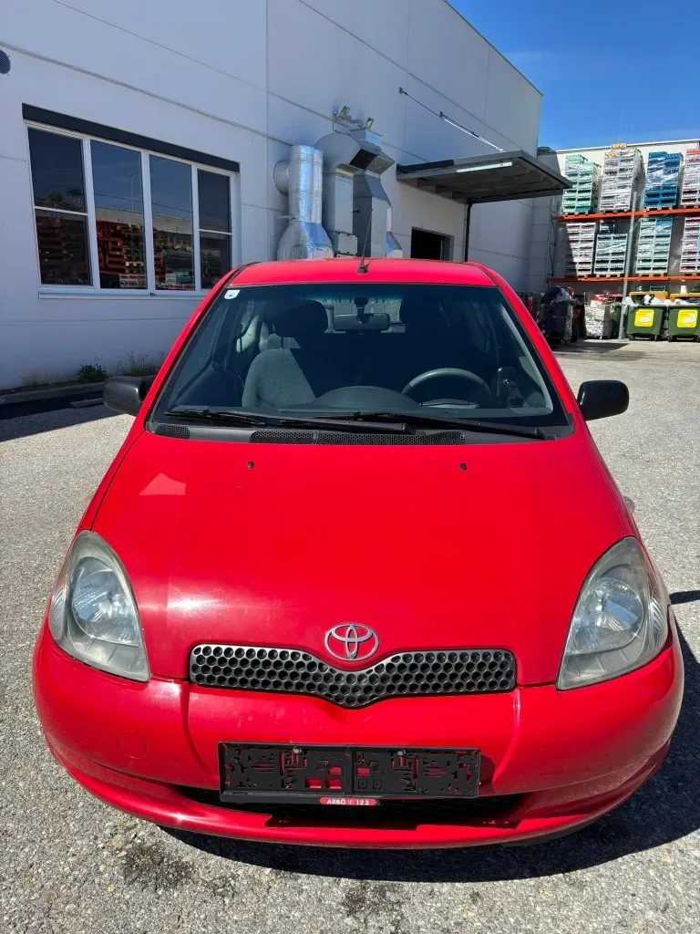 Toyota Yaris 2002 photo 3