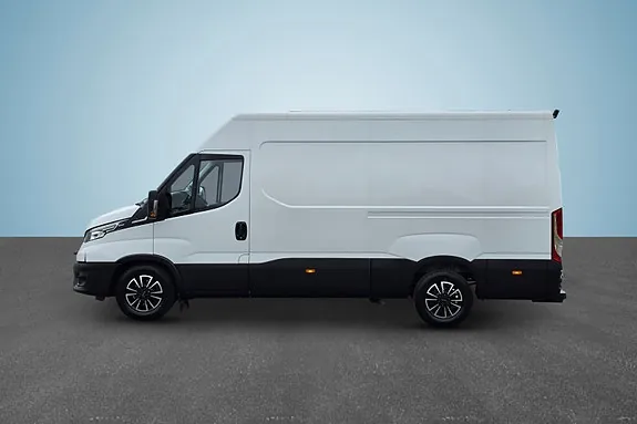 Iveco Daily 2021 photo 2