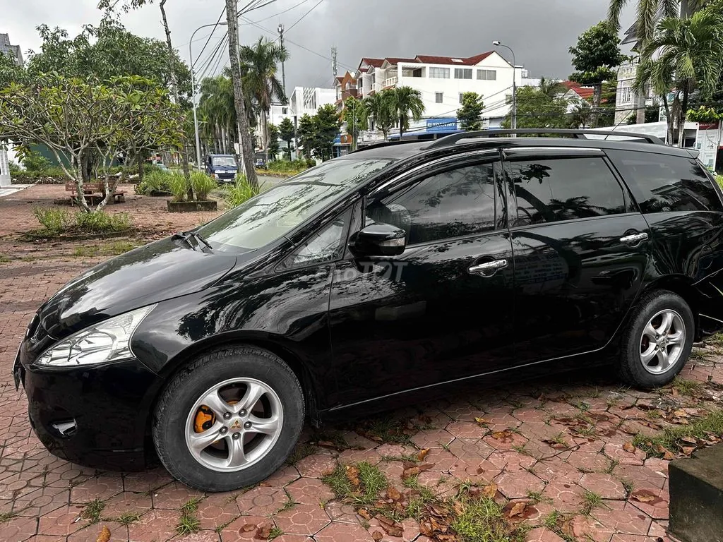 Mitsubishi Grandis 2005 photo 3