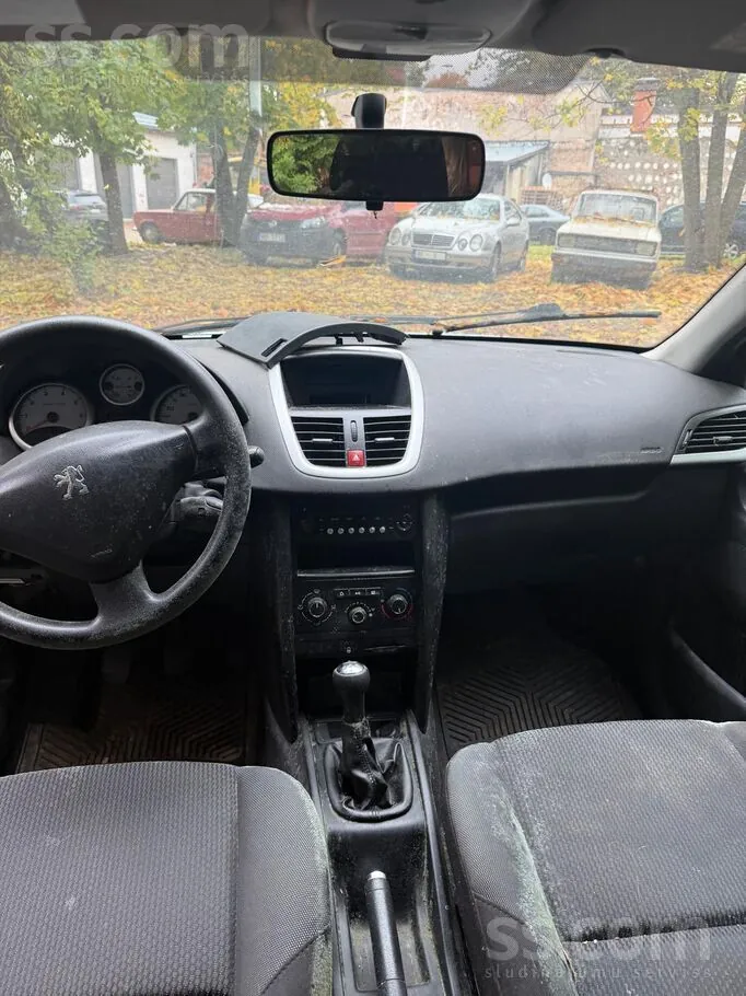 Peugeot 207 2010 photo 4