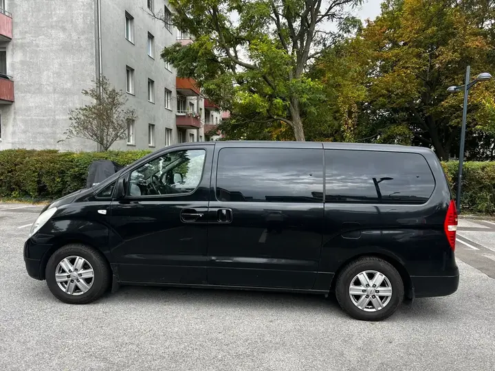 Hyundai Starex 2008 photo 2