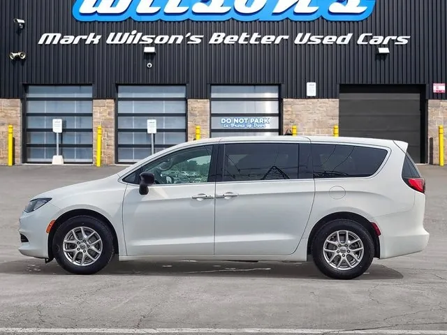 Chrysler Grand Caravan 2024 photo 2