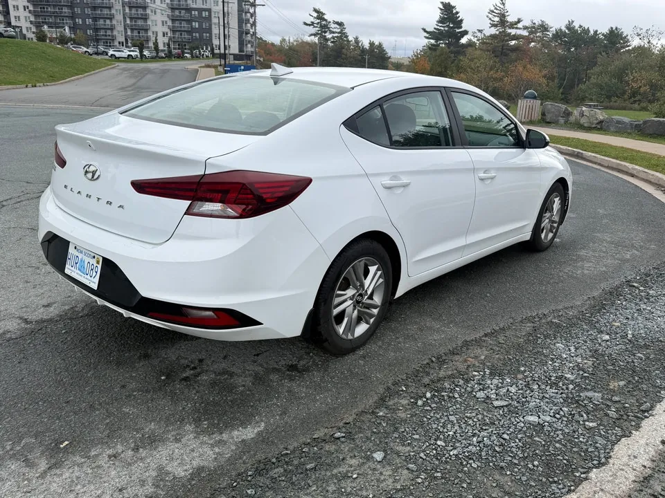 Hyundai Elantra 2020 photo 3