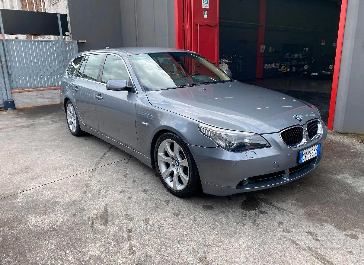 BMW 5 Series Touring 2005 photo 4