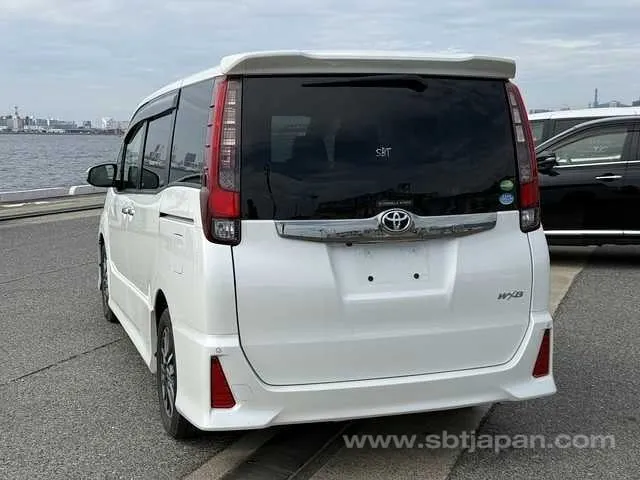 Toyota Noah Si Wxb 2017 photo 3