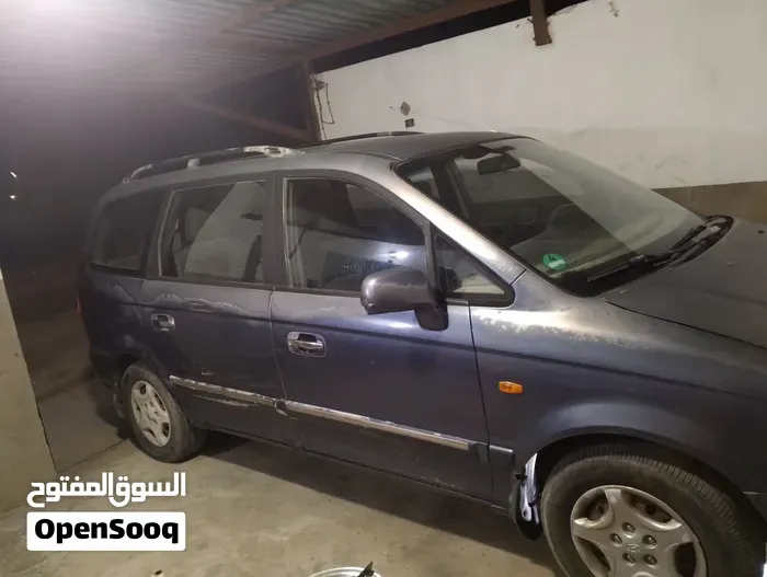 Hyundai Trajet 2000 photo 2