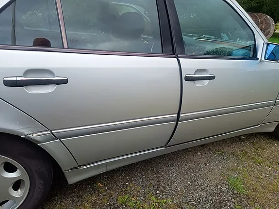 Mercedes-Benz C230 1999 photo 3