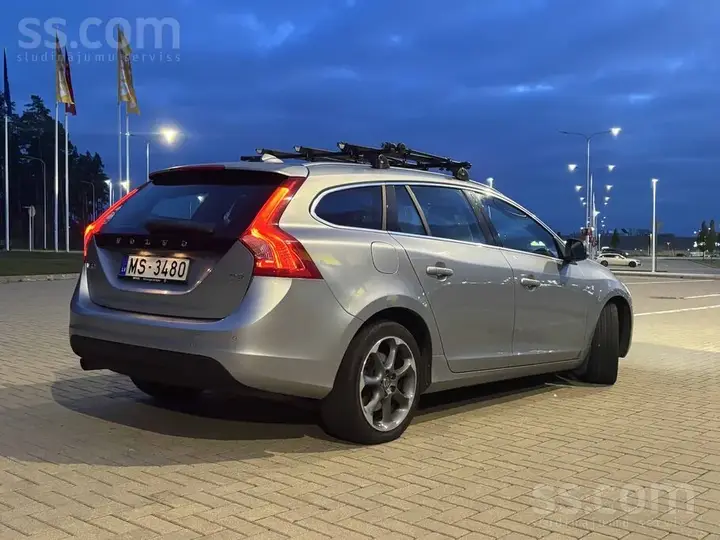 Volvo V60 2012 photo 3