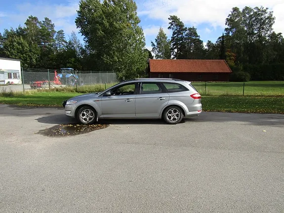 Ford Mondeo 2010 photo 2